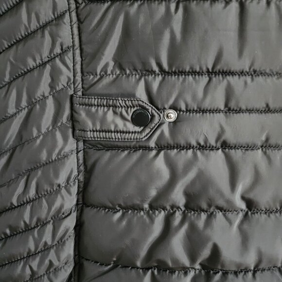 Weatherproof black sleeveless puffer vest - Picture 3 of 9